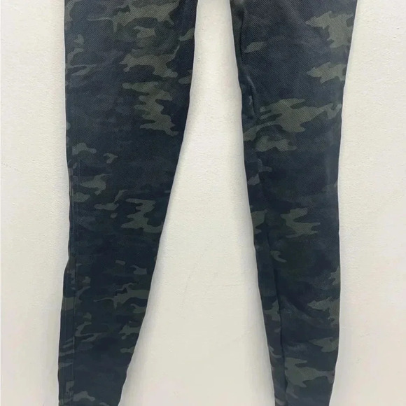 Spanx Leggings Look At Me Now Seamless Camo Camouflage Green Black Size Small - Picture 7 of 7